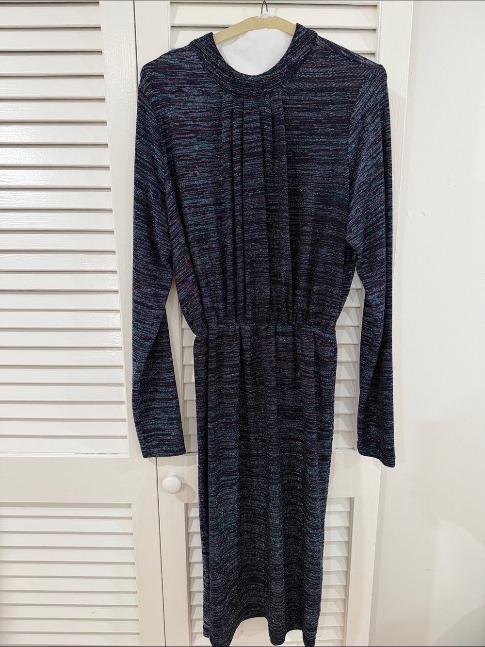 Shiny long sleeve waisted dress